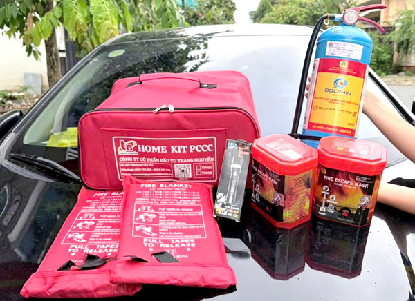 home-kit-pccc-cua-trang-nguyen-gom-nhung-gi